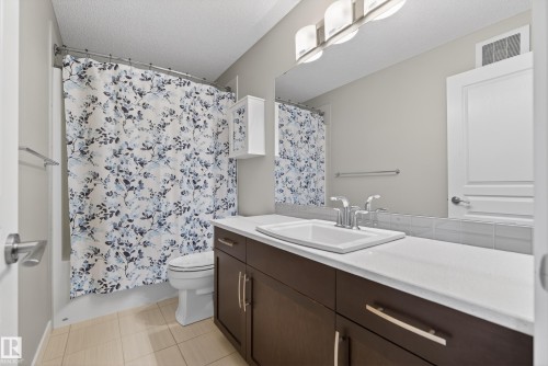 3333 West Court, Edmonton, AB - Indoor Photo Showing Bathroom