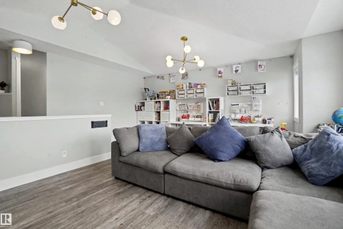 5911 7 Avenue, Edmonton, AB - Indoor Photo Showing Living Room