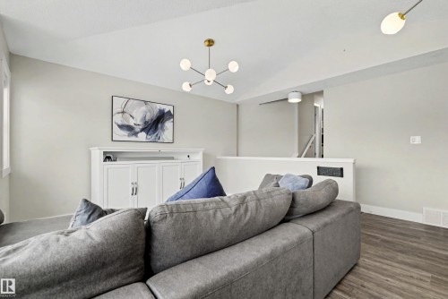 5911 7 Avenue, Edmonton, AB - Indoor Photo Showing Other Room