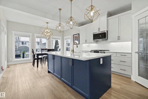 5911 7 Avenue, Edmonton, AB - Indoor Photo Showing Kitchen With Upgraded Kitchen