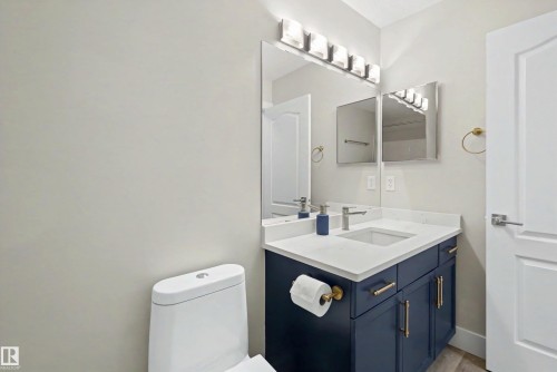 5911 7 Avenue, Edmonton, AB - Indoor Photo Showing Bathroom