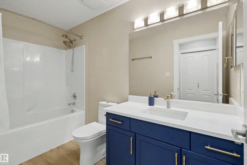 5911 7 Avenue, Edmonton, AB - Indoor Photo Showing Bathroom