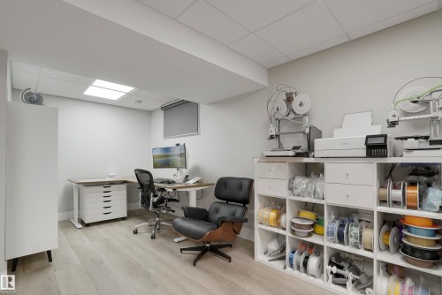 5911 7 Avenue, Edmonton, AB - Indoor Photo Showing Office