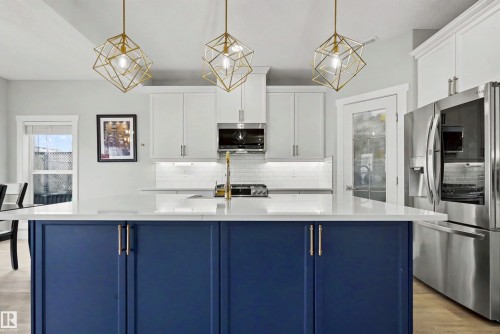 5911 7 Avenue, Edmonton, AB - Indoor Photo Showing Kitchen With Upgraded Kitchen