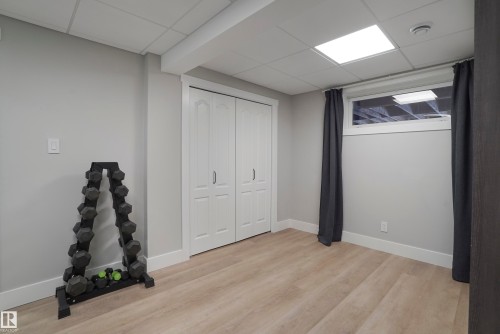 5911 7 Avenue, Edmonton, AB - Indoor Photo Showing Other Room