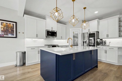 5911 7 Avenue, Edmonton, AB - Indoor Photo Showing Kitchen With Upgraded Kitchen