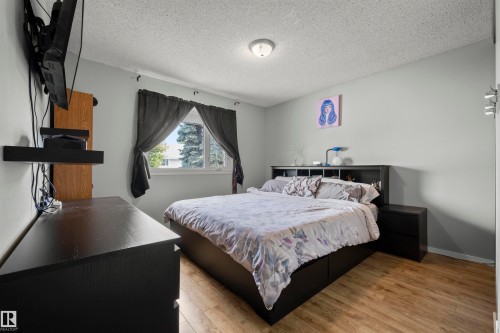 116 Callingwood Two, Edmonton, AB - Indoor Photo Showing Bedroom