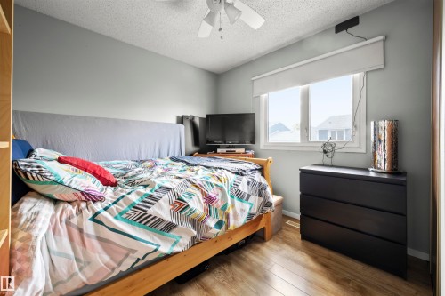 116 Callingwood Two, Edmonton, AB - Indoor Photo Showing Bedroom