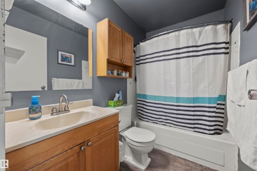 116 Callingwood Two, Edmonton, AB - Indoor Photo Showing Bathroom