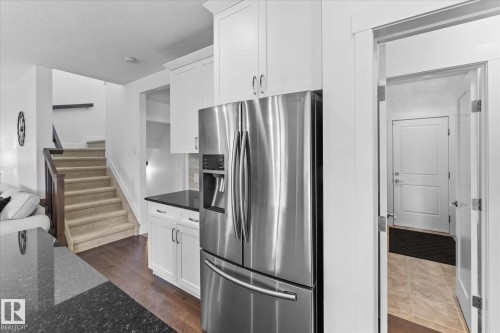 5432 Allbright Square, Edmonton, AB - Indoor Photo Showing Kitchen With Stainless Steel Kitchen