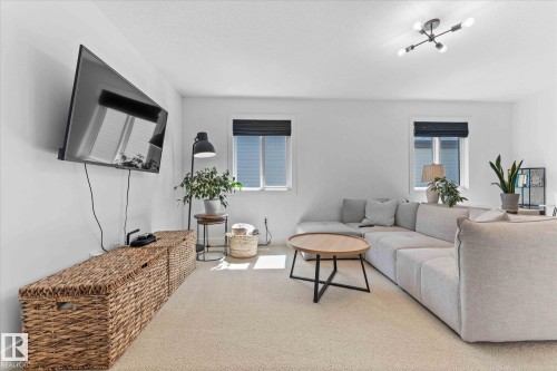 5432 Allbright Square, Edmonton, AB - Indoor Photo Showing Living Room