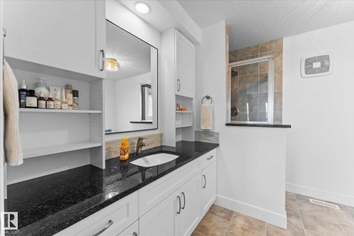 5432 Allbright Square, Edmonton, AB - Indoor Photo Showing Bathroom
