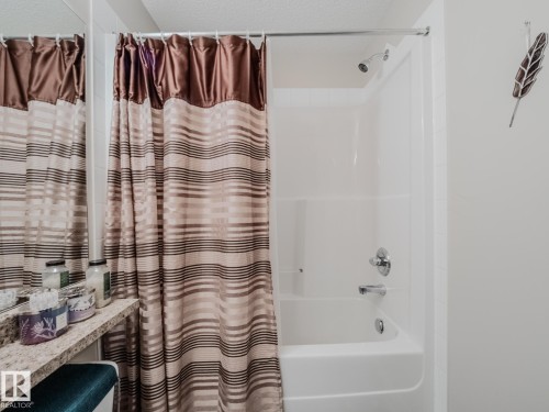 409 6070 Schonsee Way, Edmonton, AB - Indoor Photo Showing Bathroom