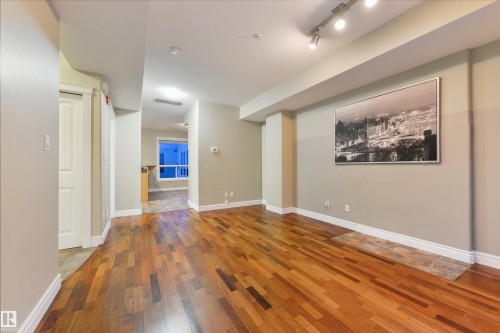 8016 109 Street, Edmonton, AB - Indoor Photo Showing Other Room