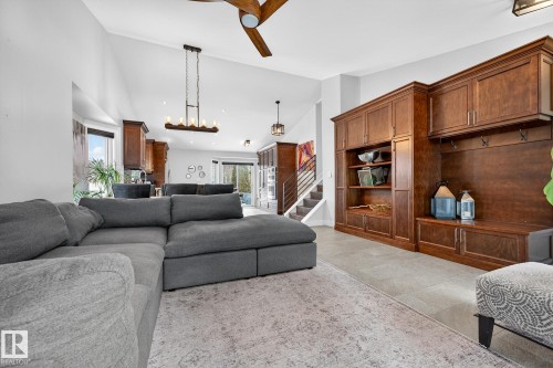 216 Heagle Crescent, Edmonton, AB - Indoor Photo Showing Living Room