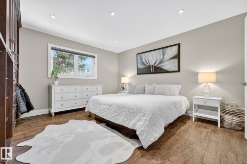 216 Heagle Crescent, Edmonton, AB - Indoor Photo Showing Bedroom