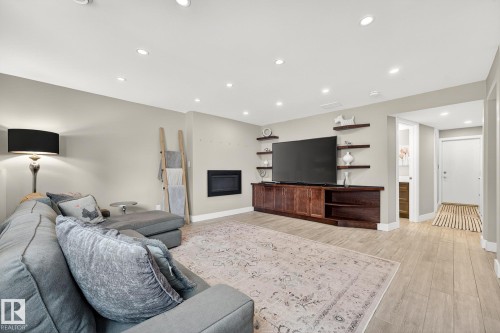 216 Heagle Crescent, Edmonton, AB - Indoor