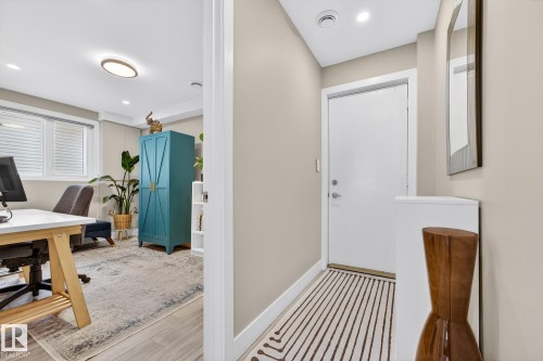 216 Heagle Crescent, Edmonton, AB - Indoor Photo Showing Other Room