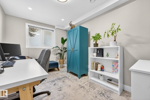 216 Heagle Crescent, Edmonton, AB - Indoor Photo Showing Office