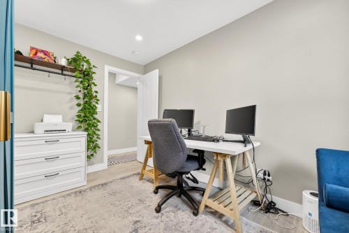 216 Heagle Crescent, Edmonton, AB - Indoor Photo Showing Office