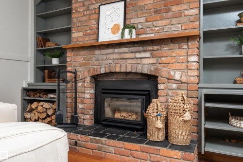 279 Westridge Road, Edmonton, AB - Indoor Photo Showing Living Room With Fireplace