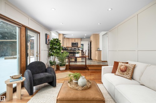 279 Westridge Road, Edmonton, AB - Indoor Photo Showing Living Room