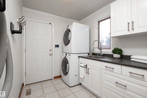 279 Westridge Road, Edmonton, AB - Indoor Photo Showing Laundry Room