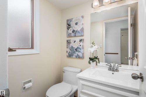 279 Westridge Road, Edmonton, AB - Indoor Photo Showing Bathroom
