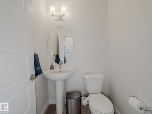 21 1010 Rabbit Hill Road, Edmonton, AB - Indoor Photo Showing Bathroom