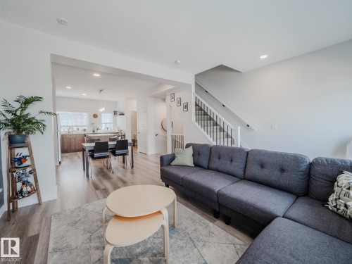 21 1010 Rabbit Hill Road, Edmonton, AB - Indoor Photo Showing Living Room