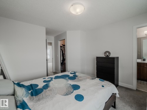 21 1010 Rabbit Hill Road, Edmonton, AB - Indoor Photo Showing Bedroom