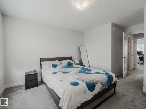 21 1010 Rabbit Hill Road, Edmonton, AB - Indoor Photo Showing Bedroom