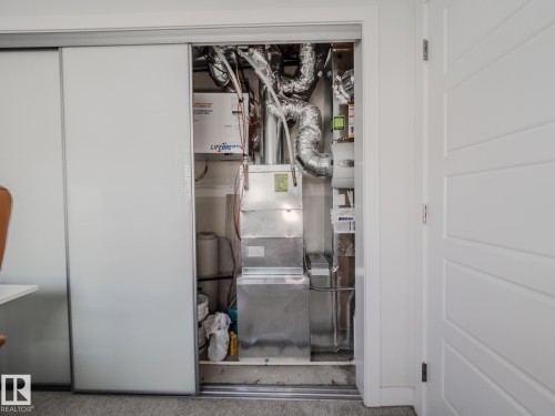 21 1010 Rabbit Hill Road, Edmonton, AB - Indoor Photo Showing Other Room