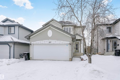 Traditional home featuring a garage - 607 Windross Crescent, Edmonton, AB - Outdoor With Facade