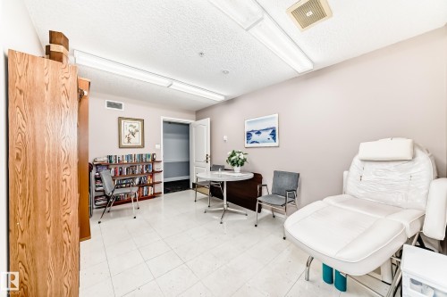 302 13450 114 Avenue, Edmonton, AB - Indoor