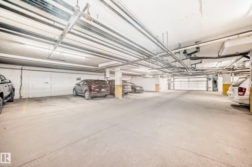 302 13450 114 Avenue, Edmonton, AB - Indoor Photo Showing Garage