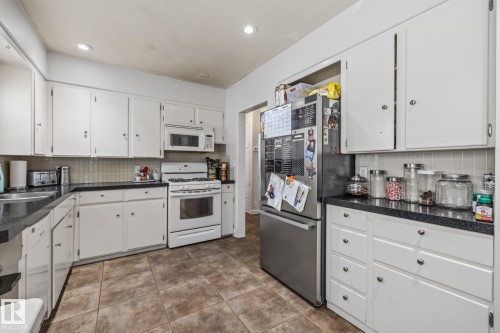 10649 64 Avenue, Edmonton, AB - Indoor Photo Showing Kitchen