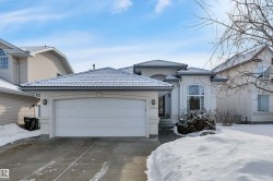 11523 15 Avenue  Edmonton, AB T6J 7C9