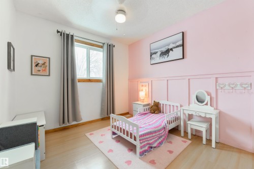 123 5 Aberdeen Way, Stony Plain, AB - Indoor Photo Showing Bedroom