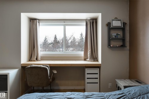 123 5 Aberdeen Way, Stony Plain, AB - Indoor Photo Showing Bedroom
