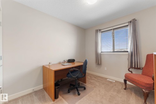 5 Hammett Gate, Spruce Grove, AB - Indoor Photo Showing Office