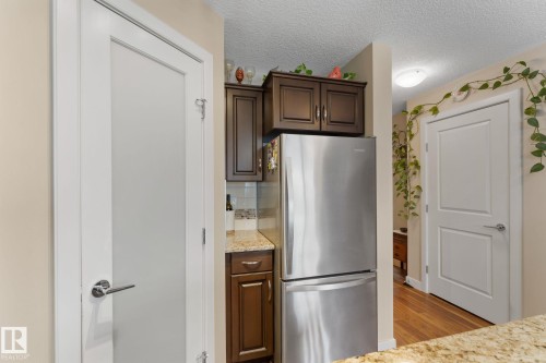 5 Hammett Gate, Spruce Grove, AB - Indoor Photo Showing Kitchen