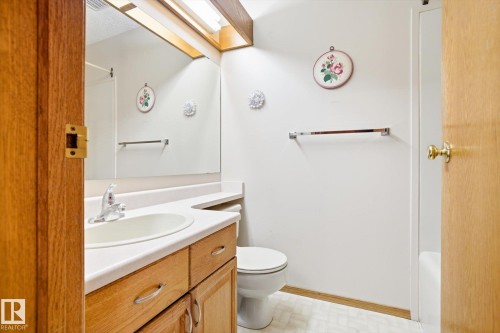 1 Heritage Boulevard, St. Albert, AB - Indoor Photo Showing Bathroom