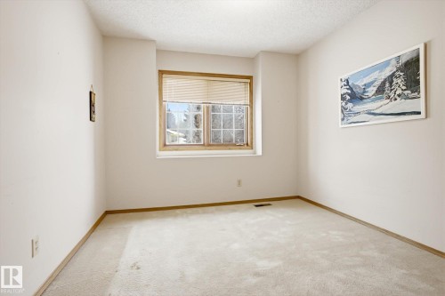 1 Heritage Boulevard, St. Albert, AB - Indoor Photo Showing Other Room