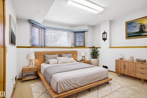 1 Heritage Boulevard, St. Albert, AB - Indoor Photo Showing Bedroom