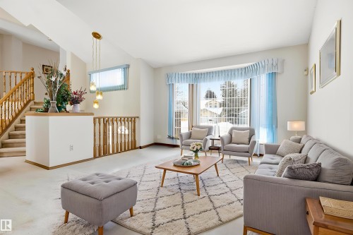 1 Heritage Boulevard, St. Albert, AB - Indoor Photo Showing Living Room