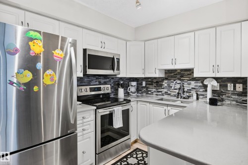 703 10649 Saskatchewan Drive, Edmonton, AB - Indoor Photo Showing Kitchen
