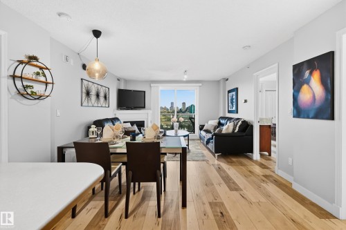 703 10649 Saskatchewan Drive, Edmonton, AB - Indoor Photo Showing Dining Room