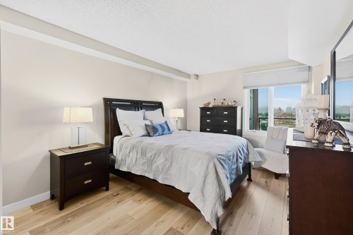 703 10649 Saskatchewan Drive, Edmonton, AB - Indoor Photo Showing Bedroom