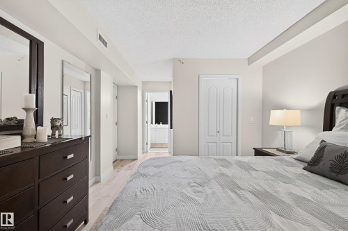 703 10649 Saskatchewan Drive, Edmonton, AB - Indoor Photo Showing Bedroom